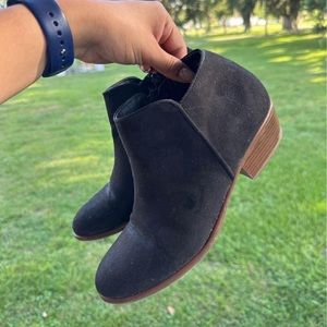 Simple Side Zipper Chunky Black Heel Boots
